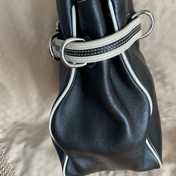 Coach Blk/White Shoulder Bag - Picture 6 of 9